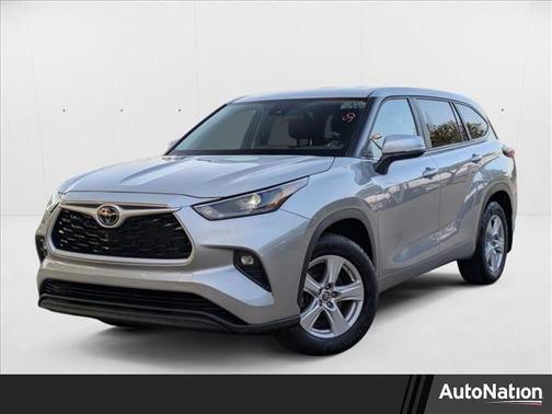 2024 Toyota Highlander LE
