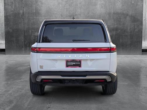 2023 Rivian R1S Adventure