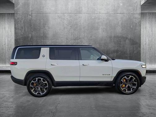 2023 Rivian R1S Adventure