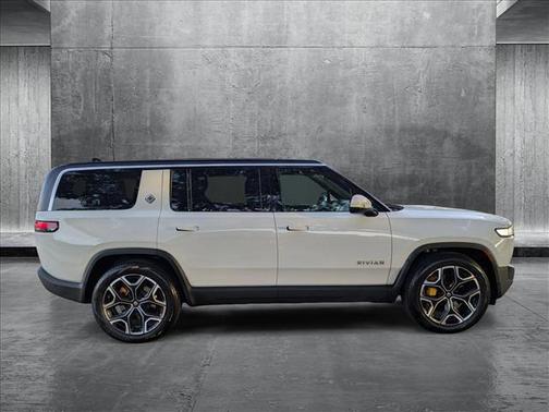 2023 Rivian R1S Adventure