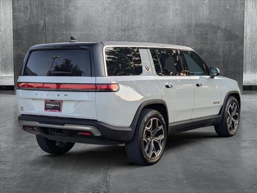2023 Rivian R1S Adventure