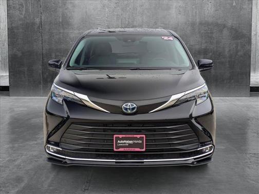 2024 Toyota Sienna XLE 8 Passenger