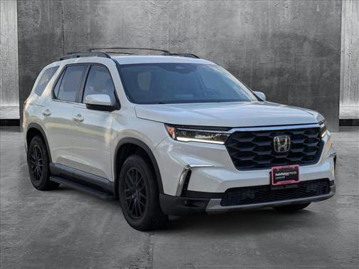 2023 Honda Pilot AWD EX-L 8 Passenger