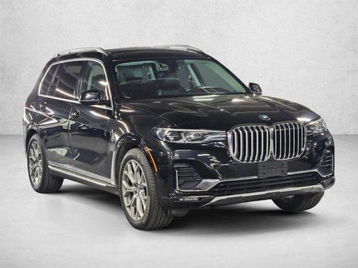 Black Sapphire Metallic 2021 BMW X7 xDrive40i