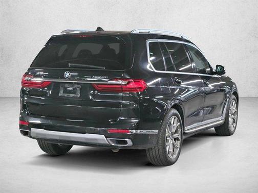 Black Sapphire Metallic 2021 BMW X7 xDrive40i