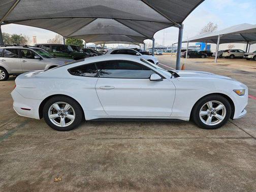 2016 Ford Mustang V6