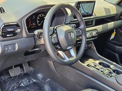 2025 Honda Pilot Touring 8-Passenger