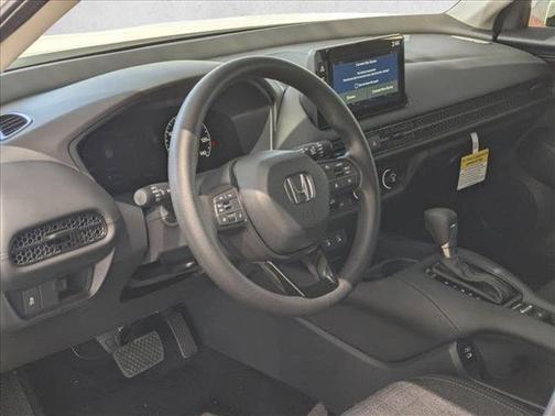 Platinum White Pearl 2026 Honda HR-V LX