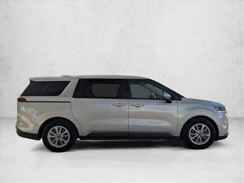 2022 Kia Carnival LXS