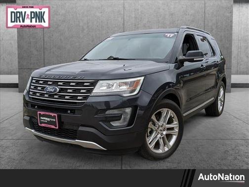 Photo 1 of 24 of 2017 Ford Explorer XLT