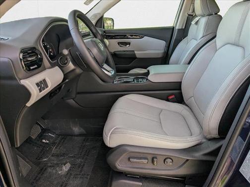 2025 Honda Pilot Touring 8-Passenger