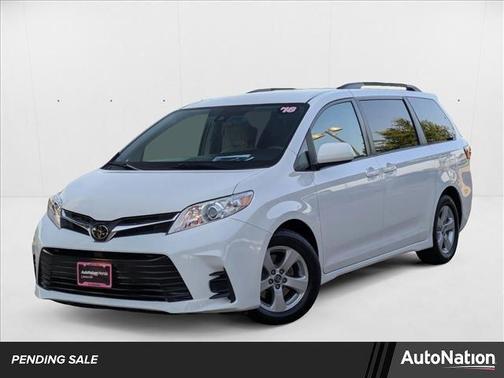 2018 Toyota Sienna LE