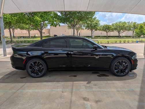 Pitch Black Clearcoat 2022 Dodge Charger SXT