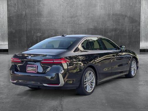 2025 BMW 530 i