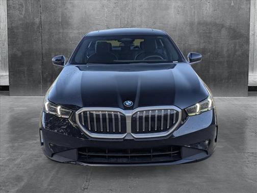 2025 BMW 530 i