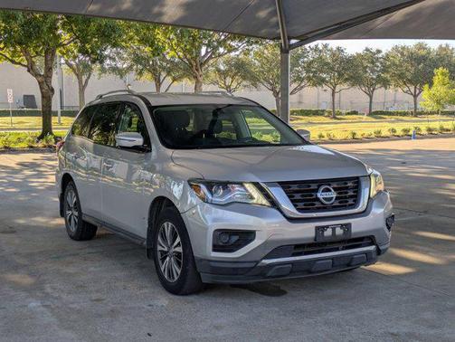 2017 Nissan Pathfinder S