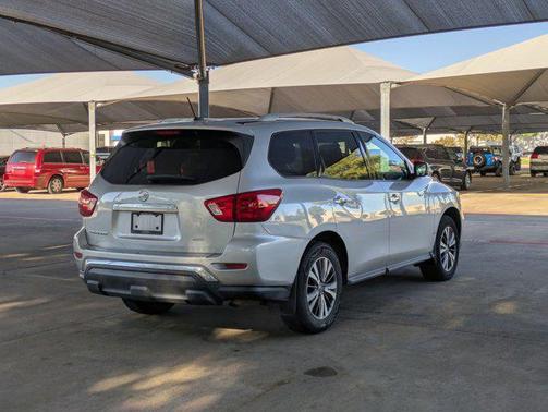 2017 Nissan Pathfinder S