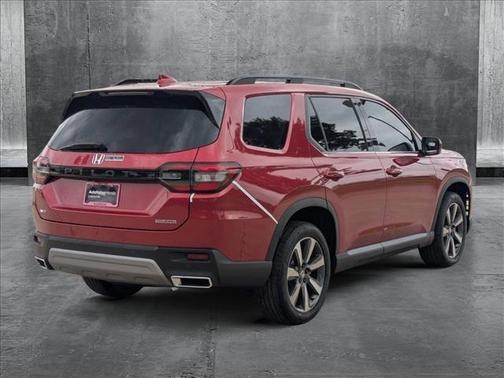 2025 Honda Pilot Touring 8-Passenger