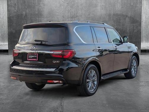 2023 INFINITI QX80 Luxe