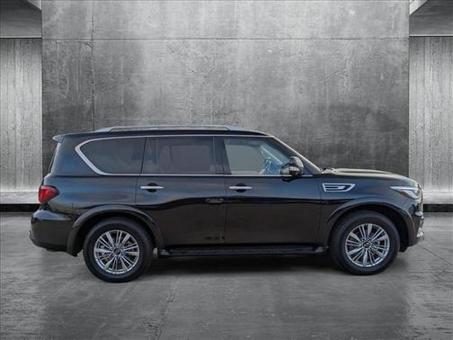 2023 INFINITI QX80 Luxe