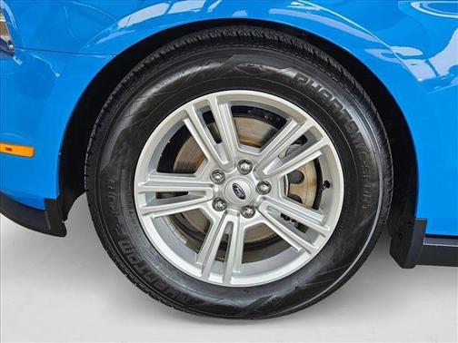 2012 Ford Mustang V6