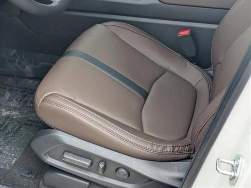Platinum White Pearl 2026 Honda Pilot Touring 8-Passenger