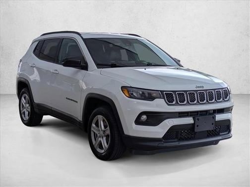 Bright White Clearcoat 2023 Jeep Compass Latitude