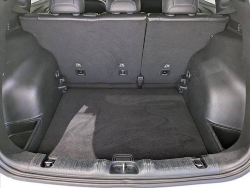 Bright White Clearcoat 2023 Jeep Compass Latitude