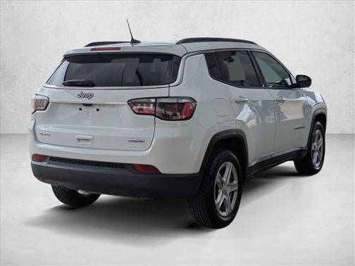 Bright White Clearcoat 2023 Jeep Compass Latitude