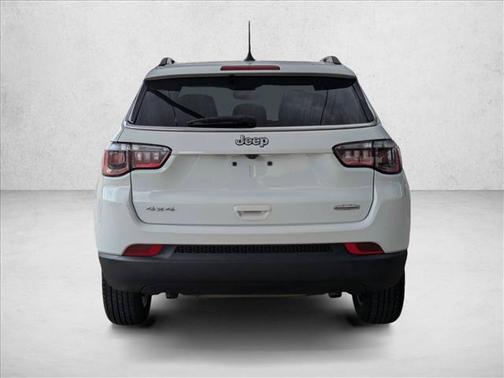 Bright White Clearcoat 2023 Jeep Compass Latitude