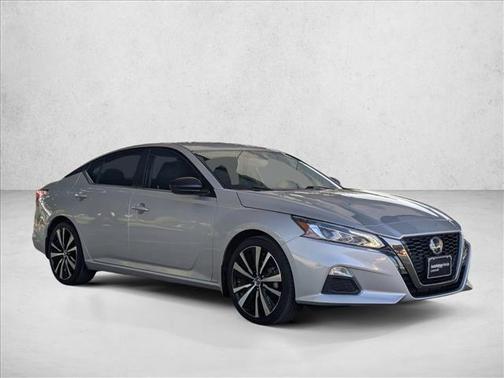 2022 Nissan Altima SR FWD