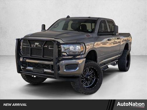 2022 RAM 2500 Tradesman Crew Cab 4x4 6'4' Box