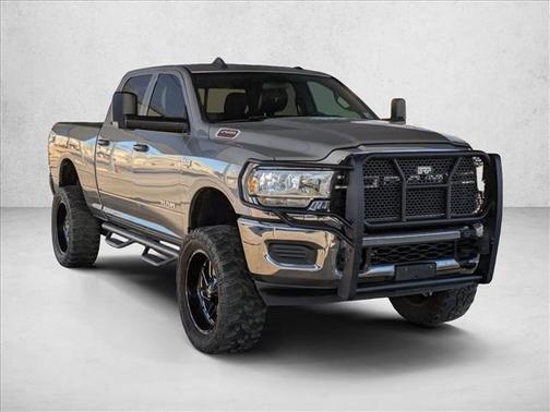 2022 RAM 2500 Tradesman Crew Cab 4x4 6'4' Box
