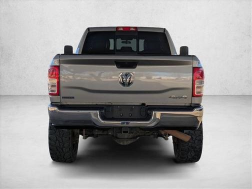 2022 RAM 2500 Tradesman Crew Cab 4x4 6'4' Box