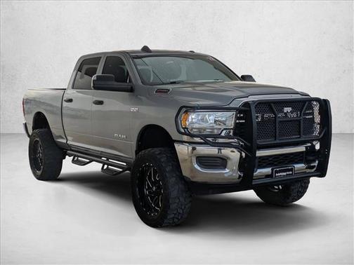 2022 RAM 2500 Tradesman Crew Cab 4x4 6'4' Box