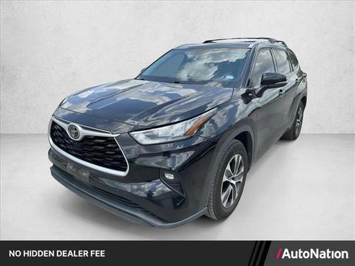 Midnight Black Metallic 2020 Toyota Highlander XLE