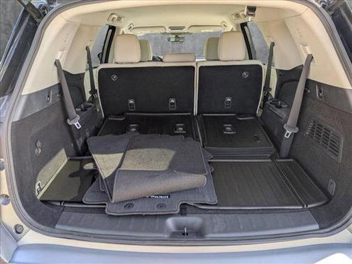 2023 Nissan Pathfinder SL FWD