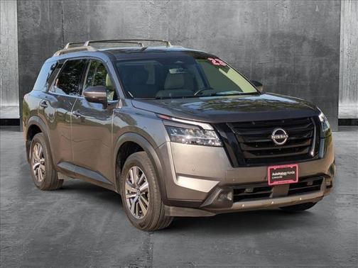 2023 Nissan Pathfinder SL FWD