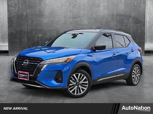 2023 Nissan Kicks SR
