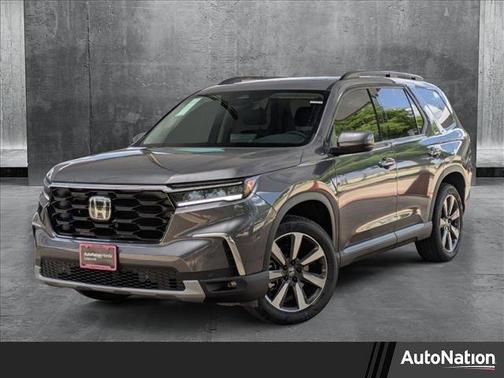 2025 Honda Pilot Touring 8-Passenger