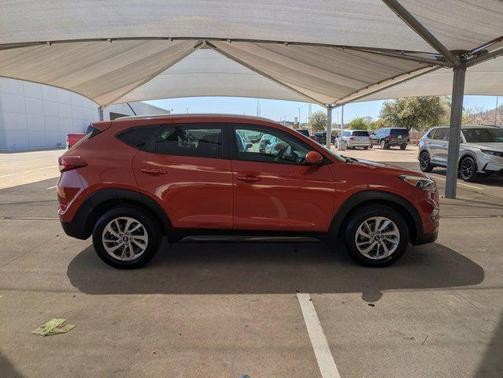 2016 Hyundai TUCSON SE