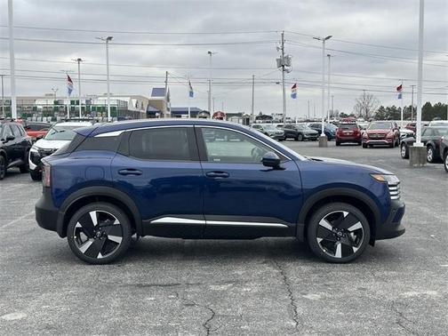 2025 Nissan Kicks SR