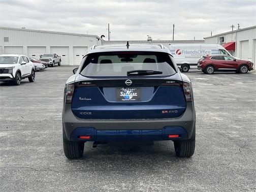 2025 Nissan Kicks SR