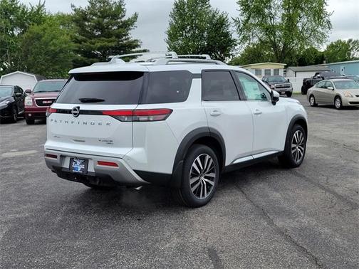 2025 Nissan Pathfinder Platinum