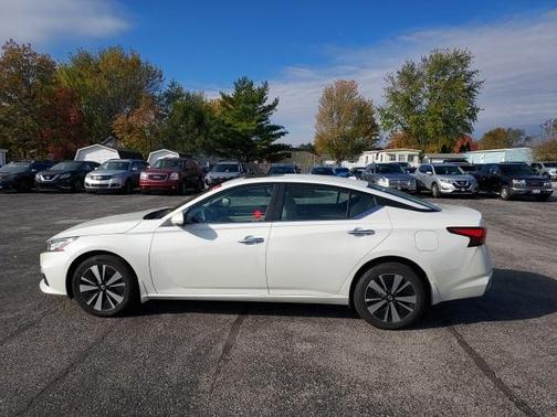 2022 Nissan Altima 2.5 SV