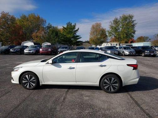 2022 Nissan Altima 2.5 SV