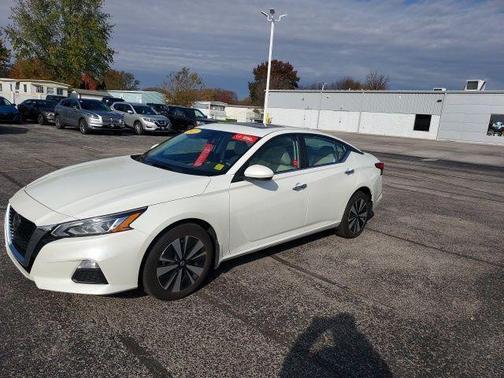 2022 Nissan Altima 2.5 SV