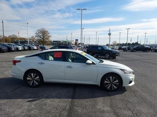 2022 Nissan Altima 2.5 SV