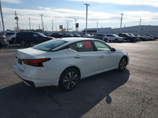 2022 Nissan Altima 2.5 SV