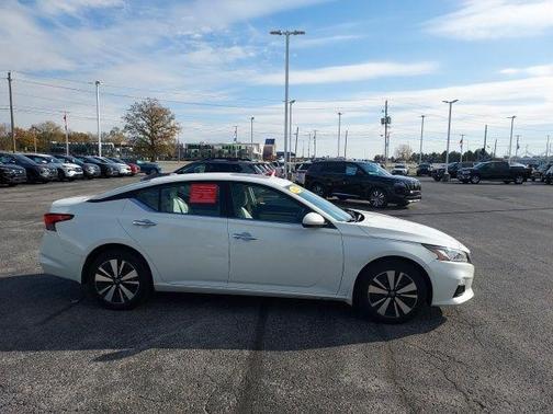 2022 Nissan Altima 2.5 SV